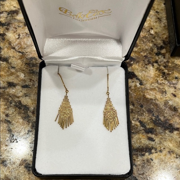 Elegant Gold Dangle Earrings - Picture 5 of 6